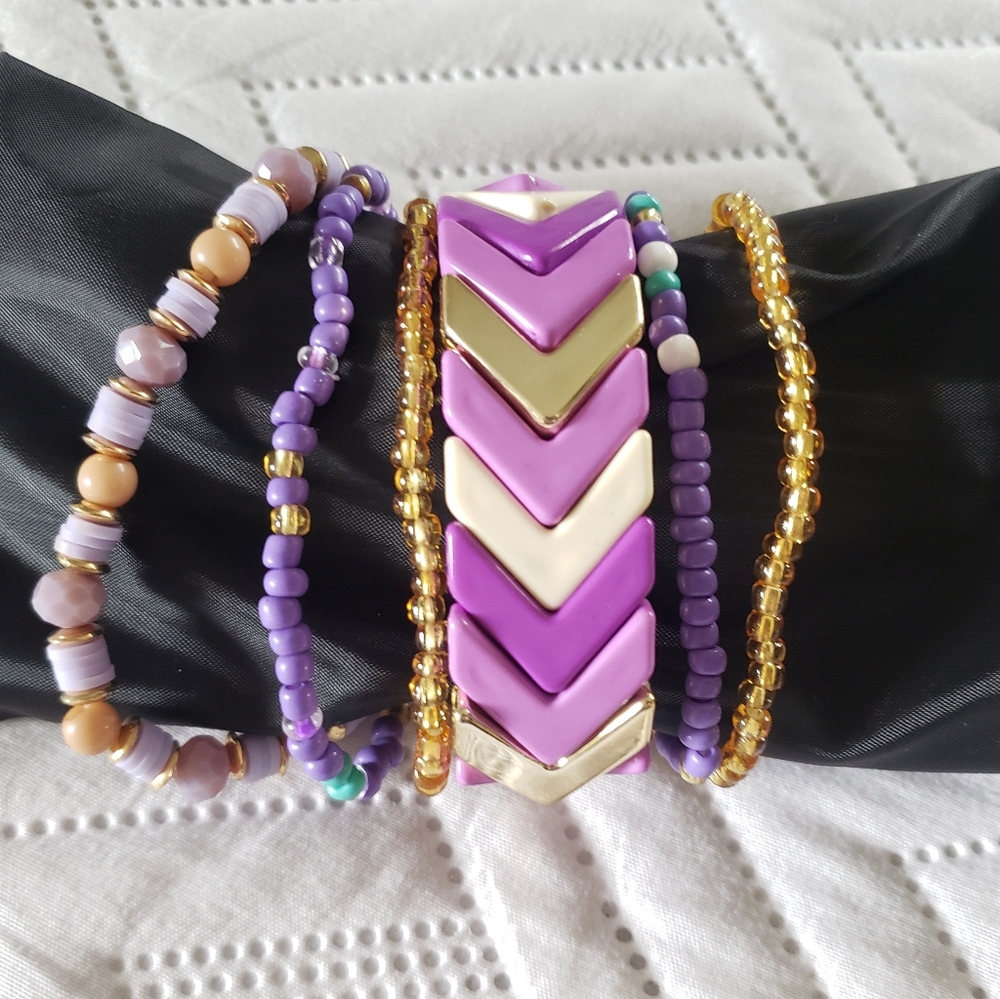 Set of 6 bracelets
